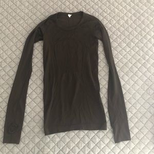 Lululemon black long sleeve athletic shirt